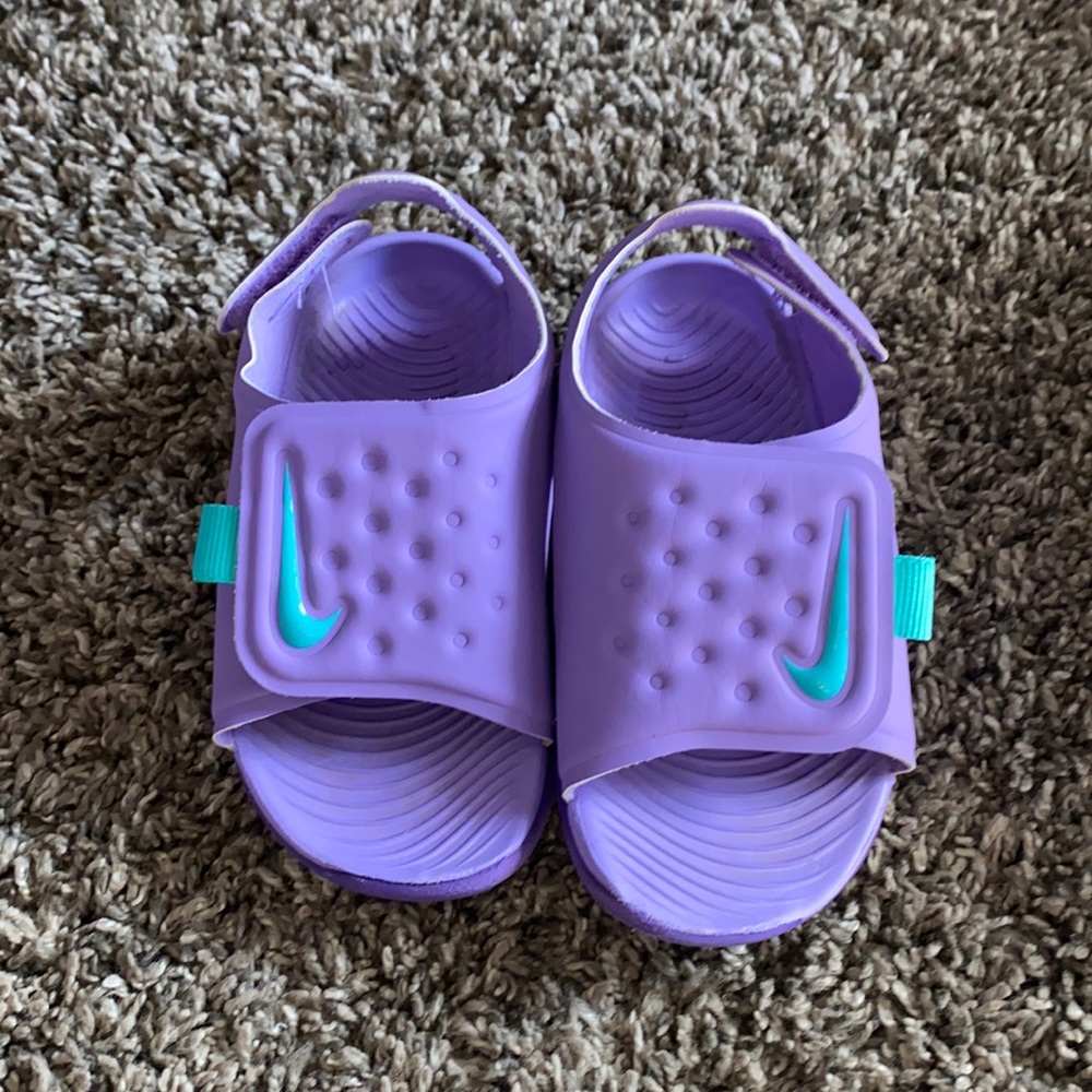 Nike Velcro toddler sandals 7C